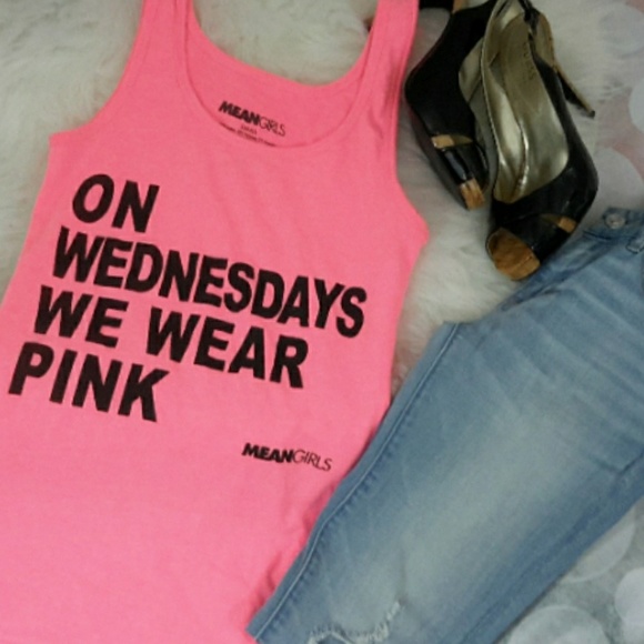 "ON WED WE WEAR PINK" top - Picture 5 of 5